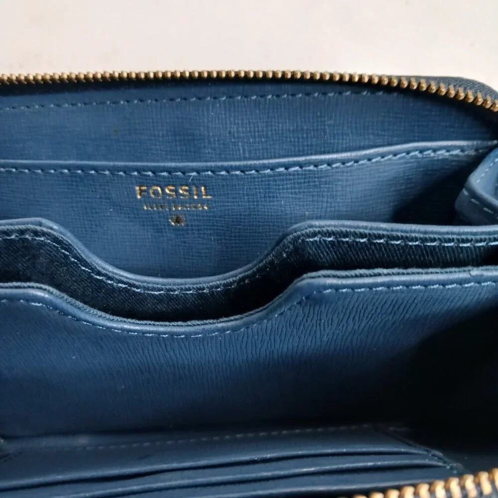 Fossil Women's Blue Multi Color Wallet